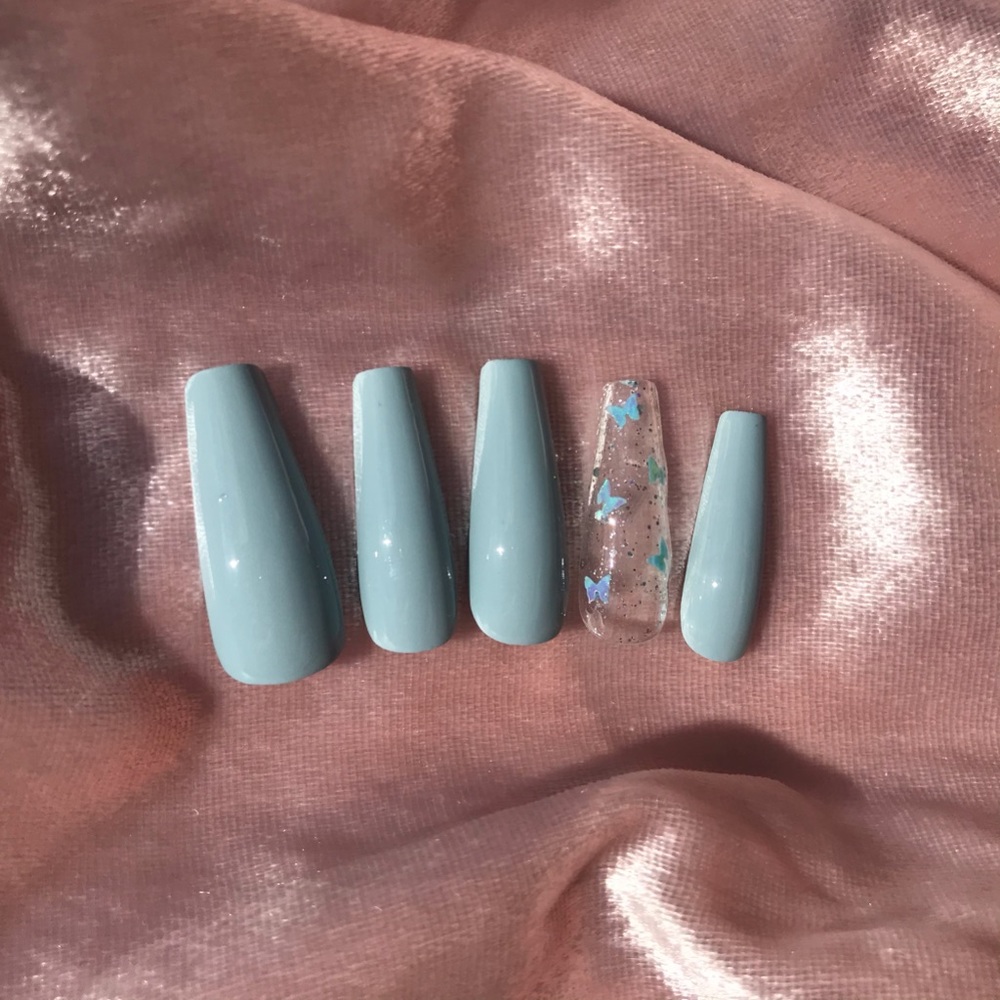 Light blue butterfly press on nails